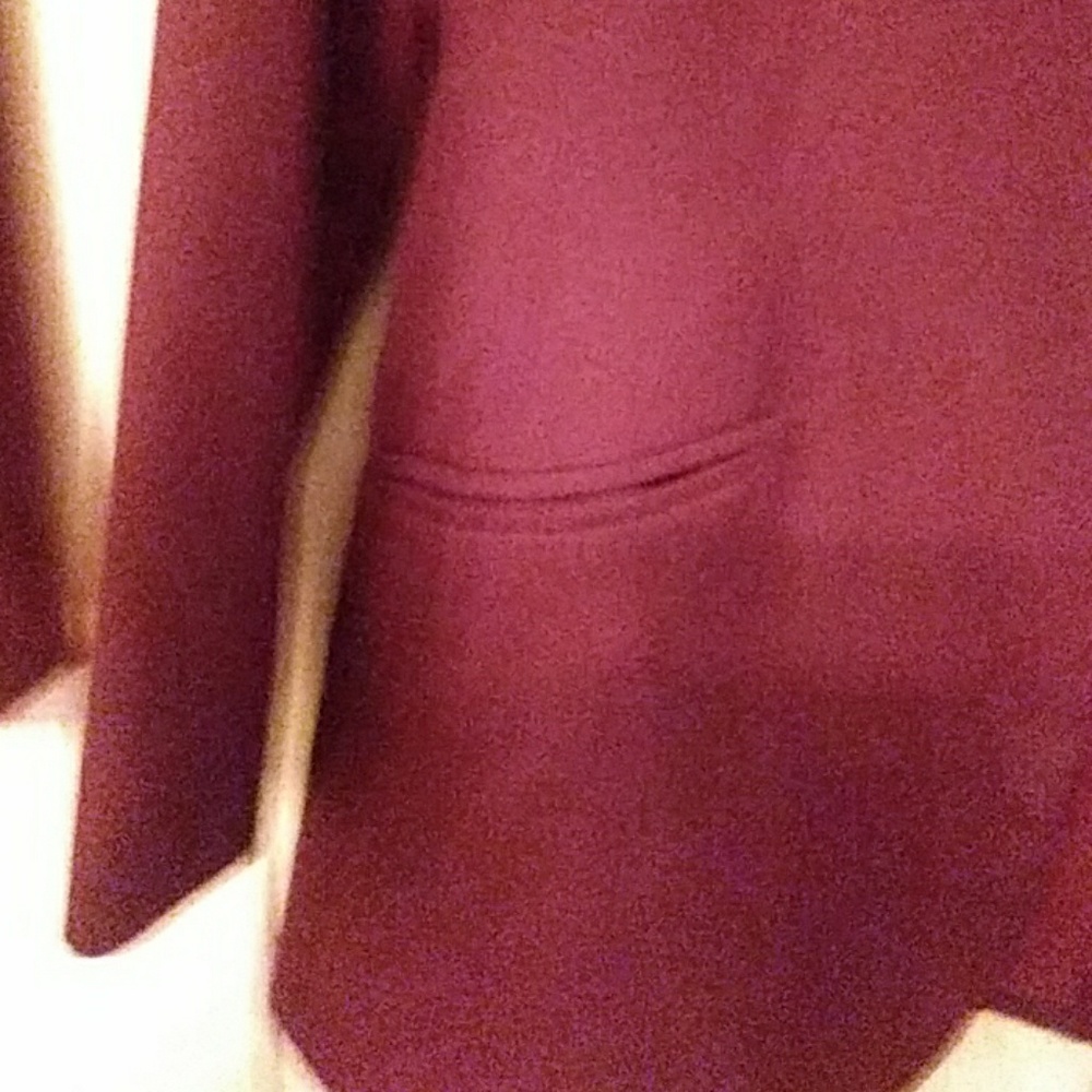 Suit - Picture 7 of 8